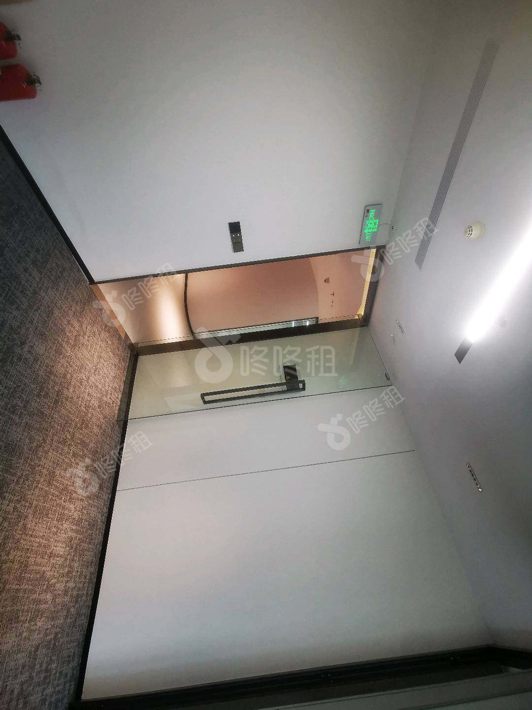 方大大厦_150平_定制装修_办公室开间