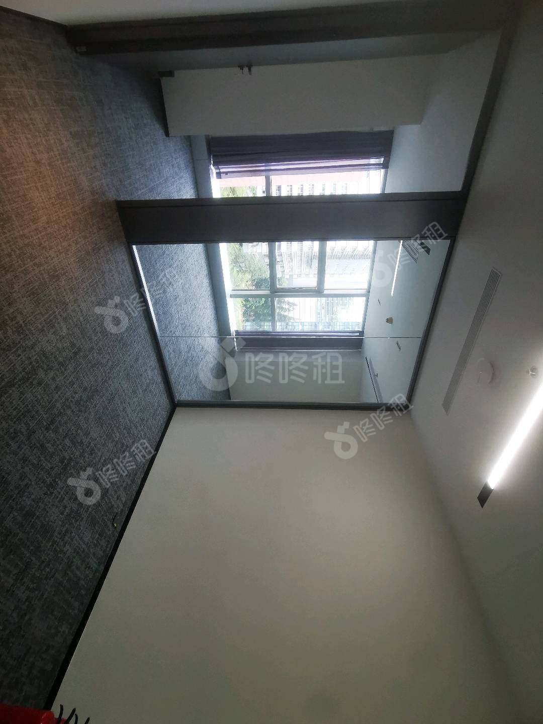 方大大厦_150平_定制装修_办公室开间