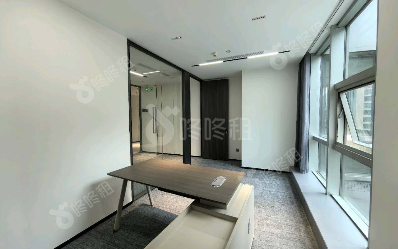 方大大厦_50平_精装_办公室隔间