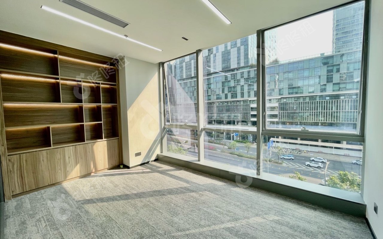 国信投资大厦（风华科技大厦）_80平_精装_办公室隔间