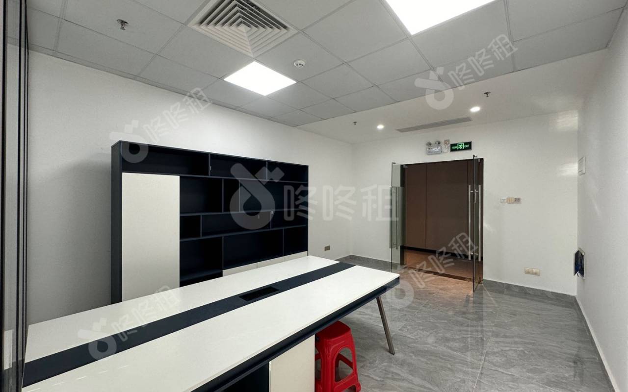 远洋滨海大厦_82平_精装_办公室开间