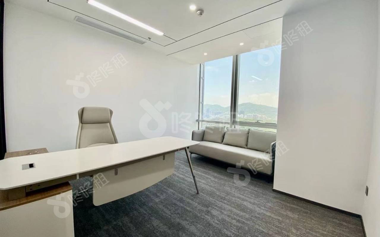 荣超经贸中心_385平_精装_办公室隔间