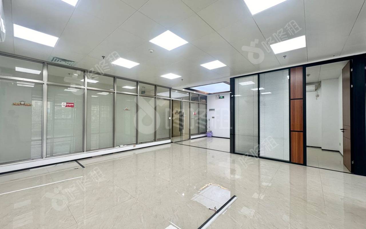 阳光华艺大厦_168平_精装_办公室开间