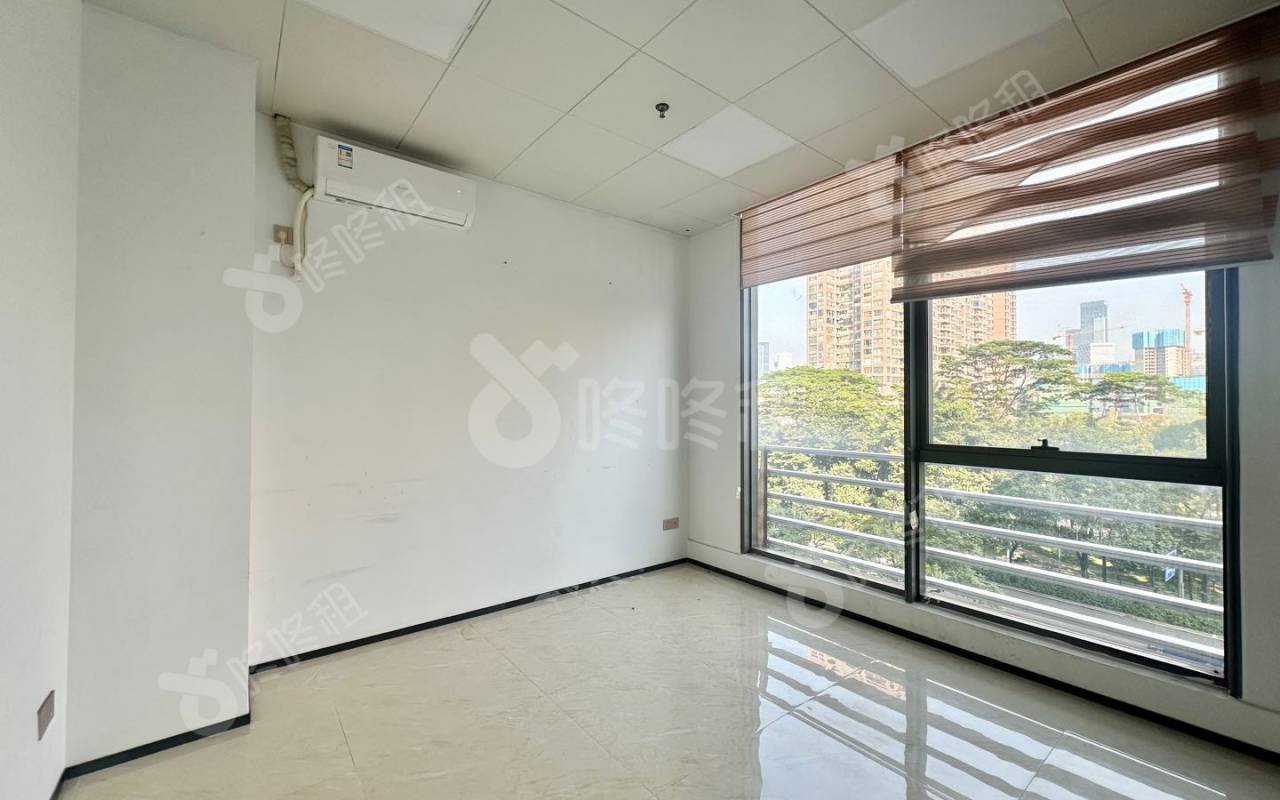 阳光华艺大厦_168平_精装_办公室隔间