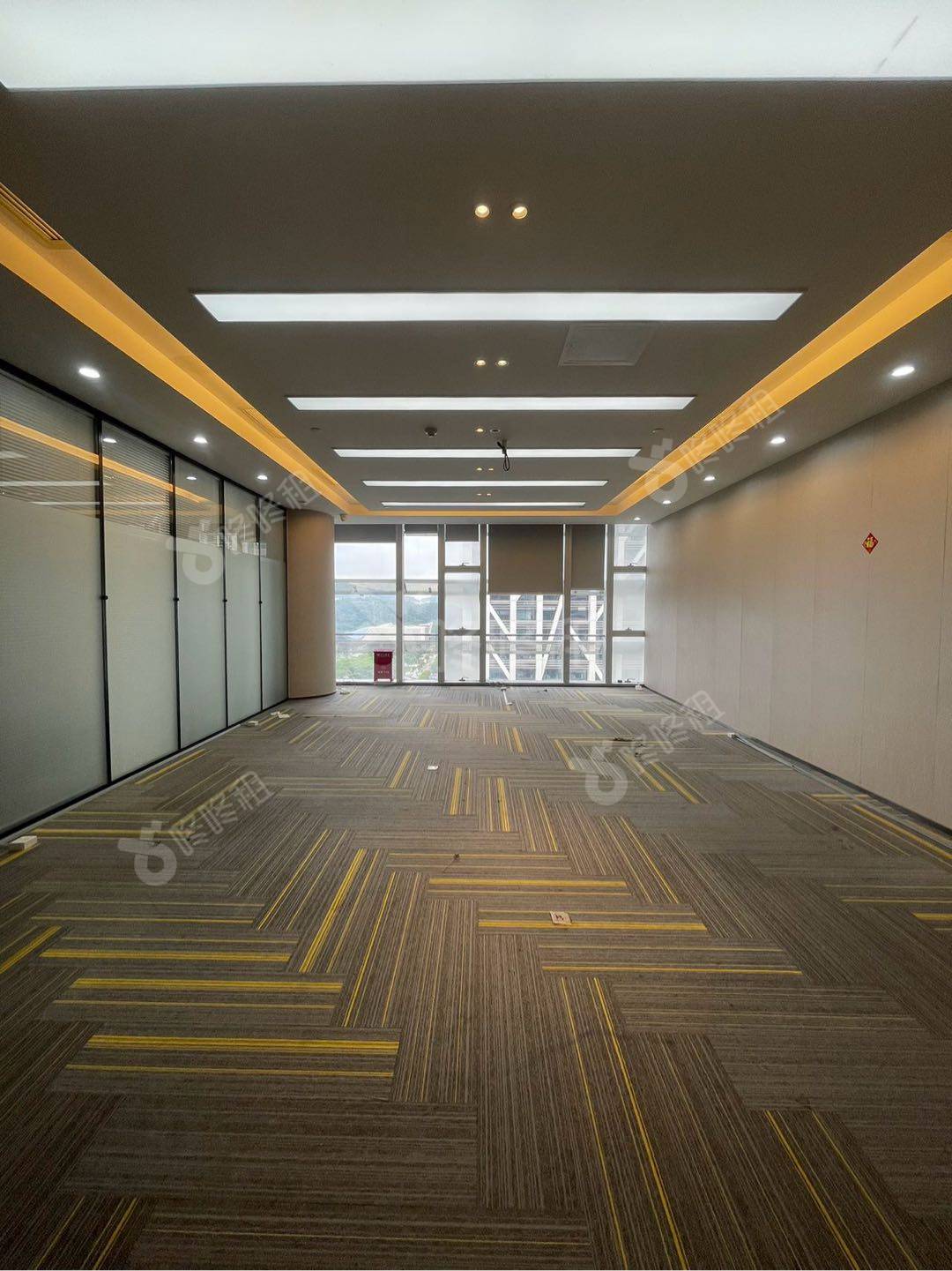 中洲大厦_696平_豪装_办公室隔间