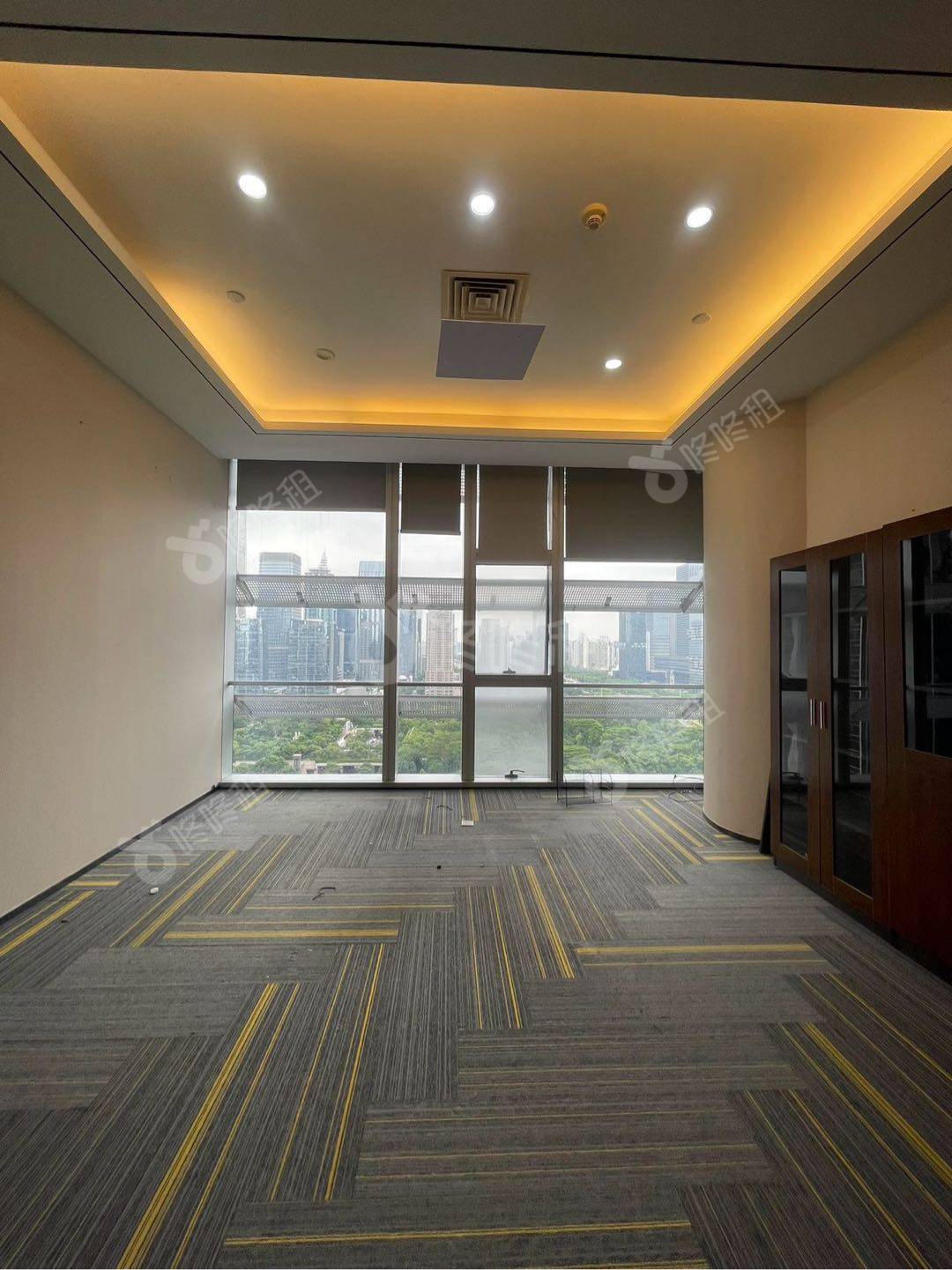 中洲大厦_696平_豪装_办公室隔间