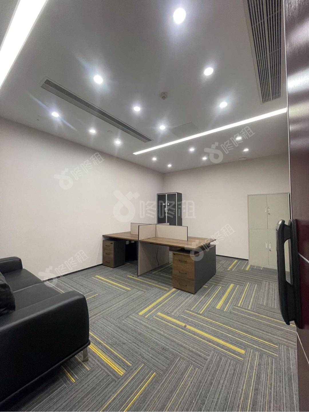 中洲大厦_696平_豪装_办公室隔间