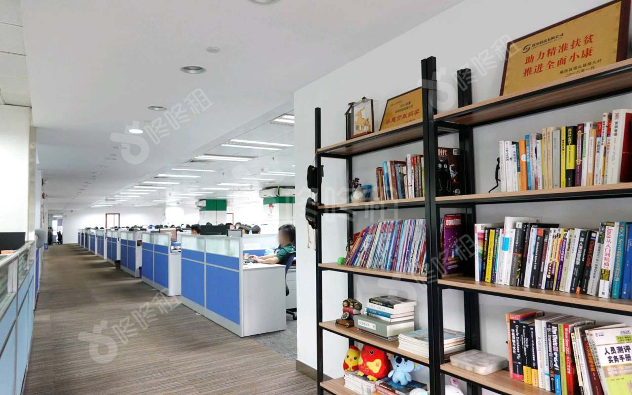 广州信息港_1500平_精装_办公室开间