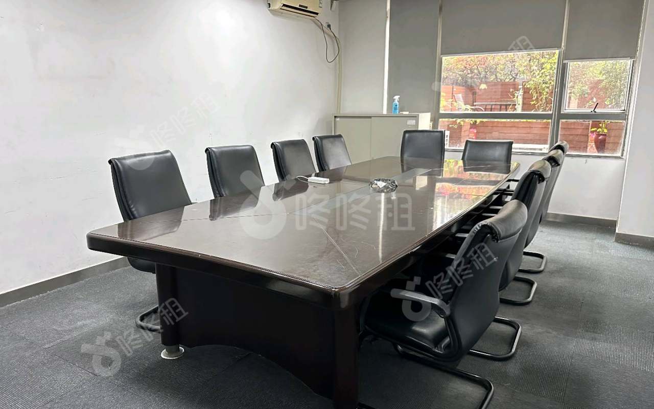 广州信息港_1500平_精装_办公室隔间