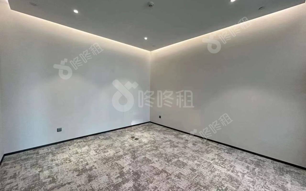 皇庭中心_367平_精装_办公室隔间