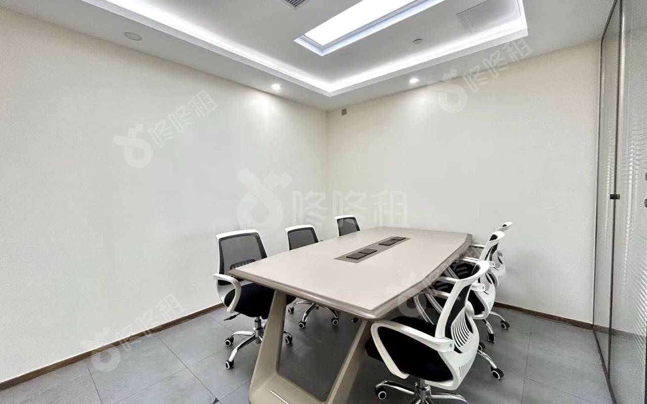 金中环商务大厦_198平_豪装_办公室隔间