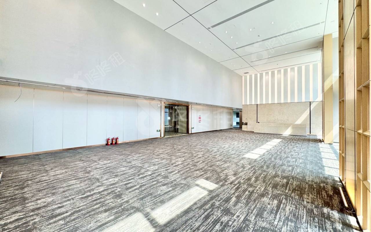 前海人寿金融中心_1976平_豪装_办公室开间