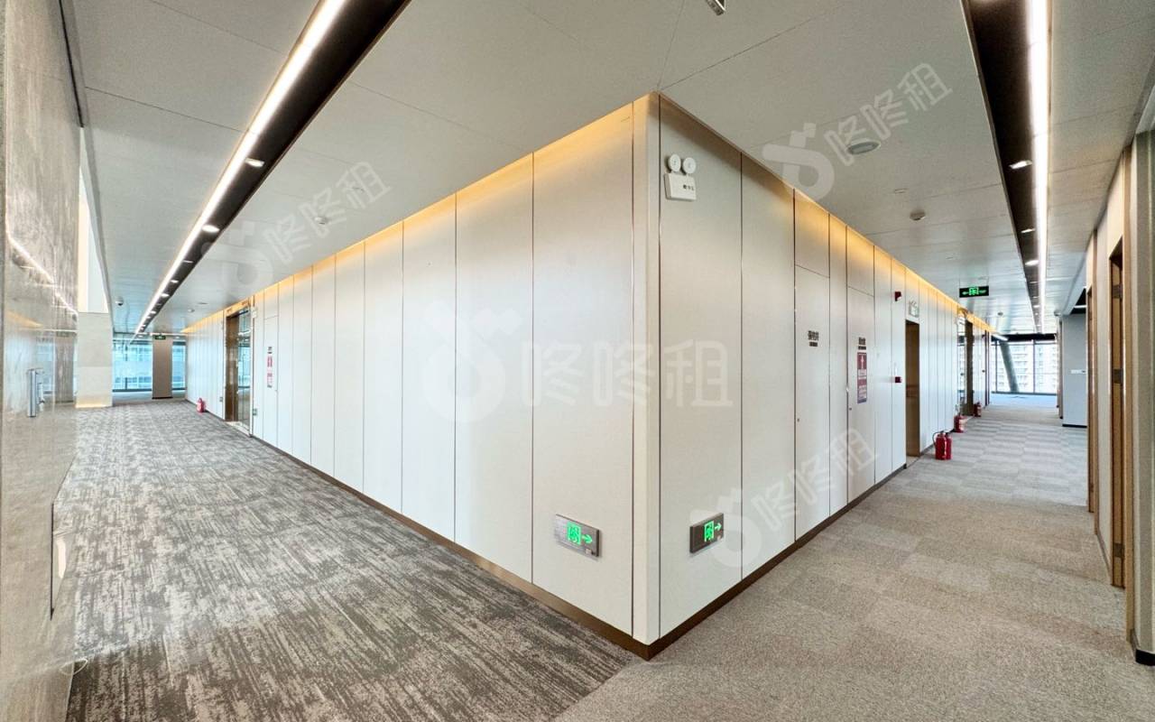 前海人寿金融中心_1976平_豪装_办公室开间