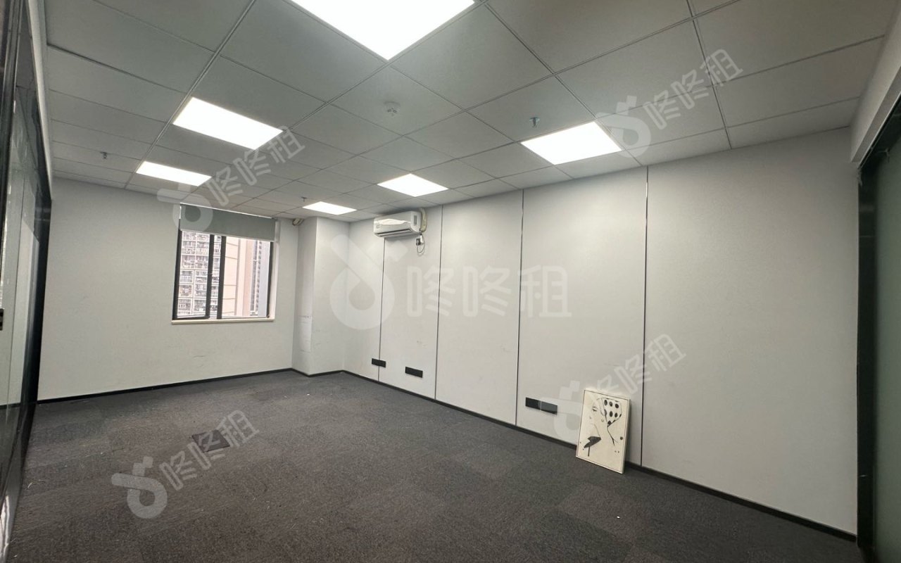 花样年美年广场_82平_精装_办公室开间