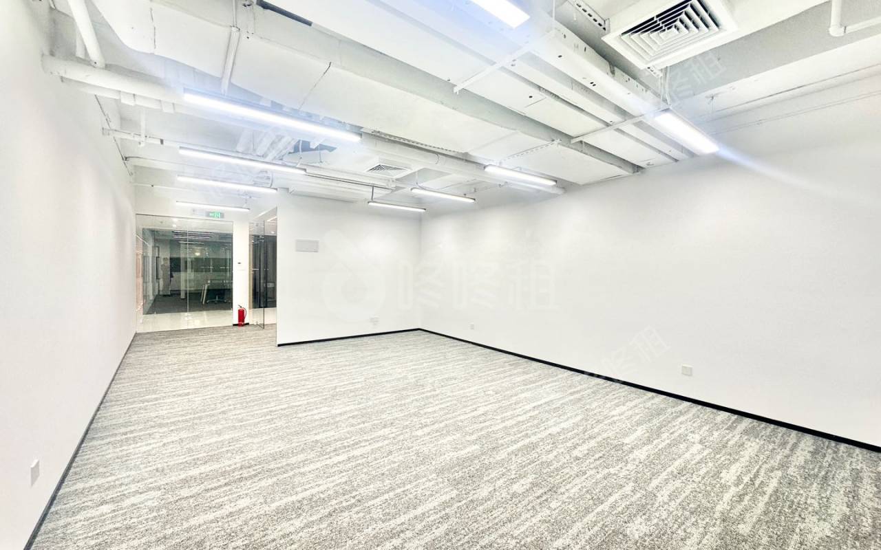 飞亚达科技大厦_88平_精装_办公室开间