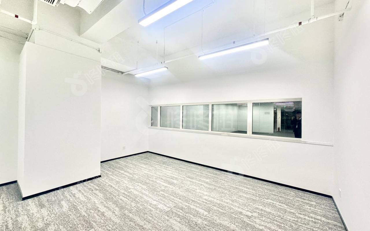 飞亚达科技大厦_88平_精装_办公室隔间