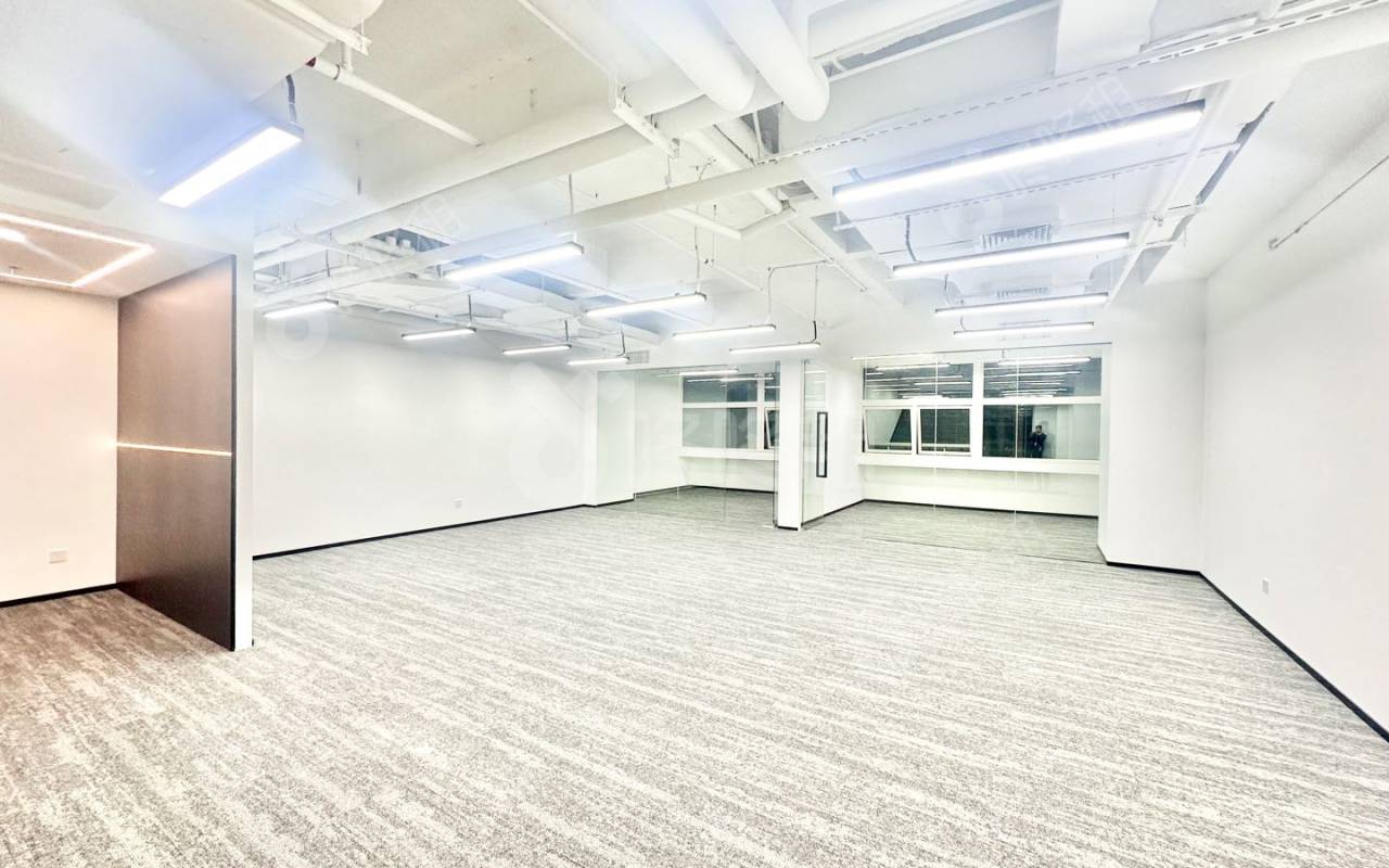 飞亚达科技大厦_100平_精装_办公室开间