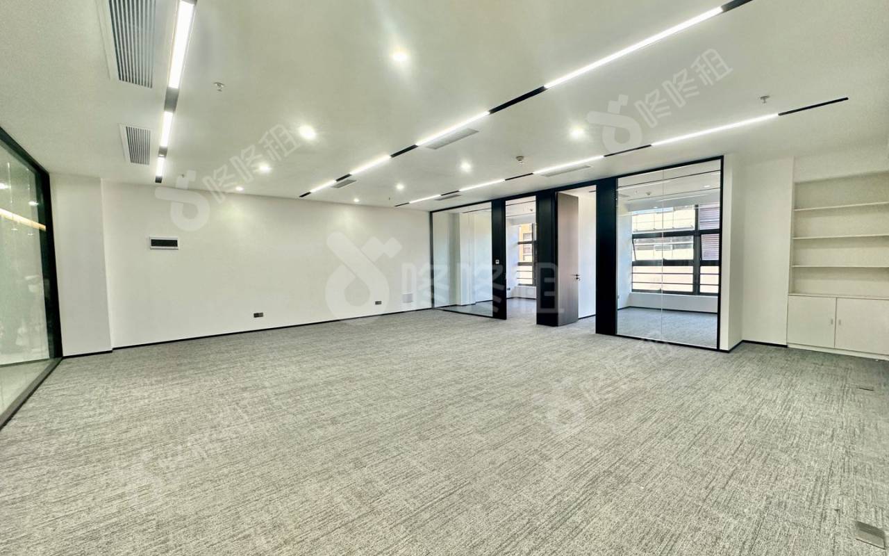 TCL国际E城_127平_精装_办公室开间