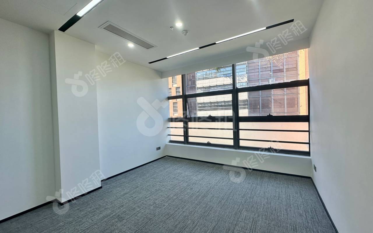 TCL国际E城_127平_精装_办公室隔间