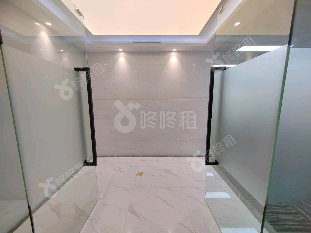 众冠时代广场_239平_精装_前台