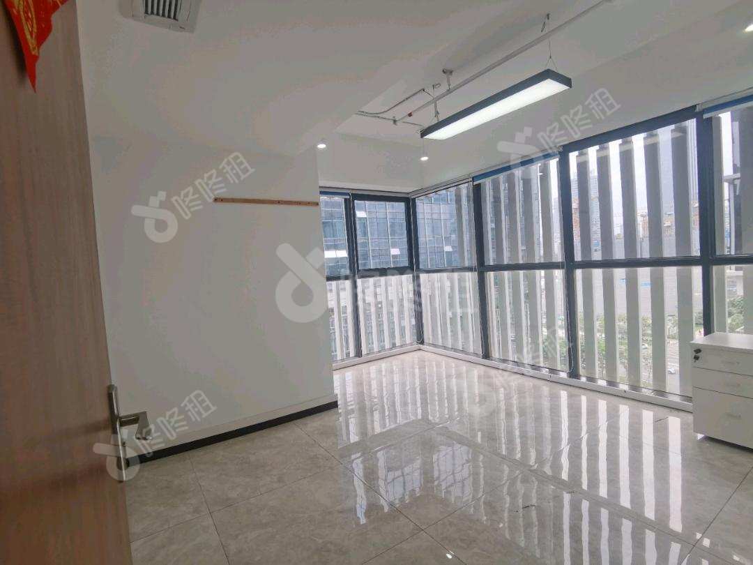深圳湾科技生态园_217平_精装_办公室隔间