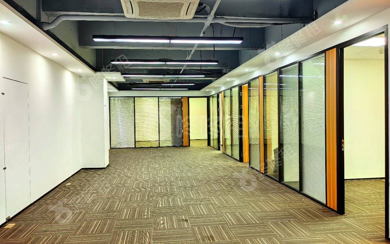 超力通大厦(凤凰城大厦)_262平_精装_办公室开间