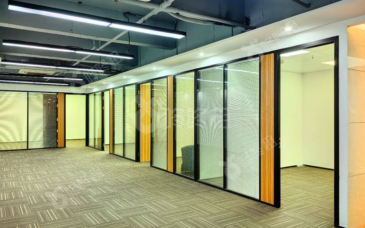 超力通大厦(凤凰城大厦)_262平_精装_办公室开间