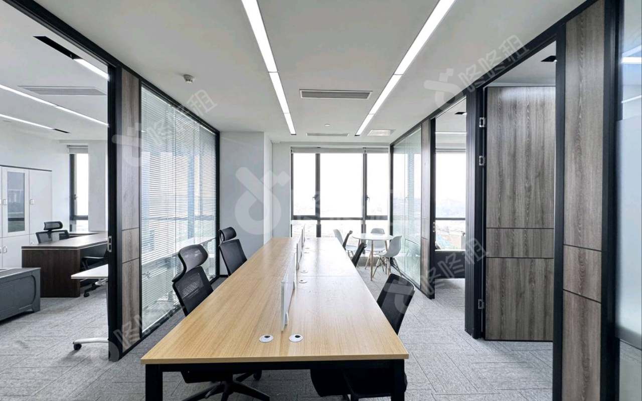 京基御景峯大厦_188平_精装_办公室开间
