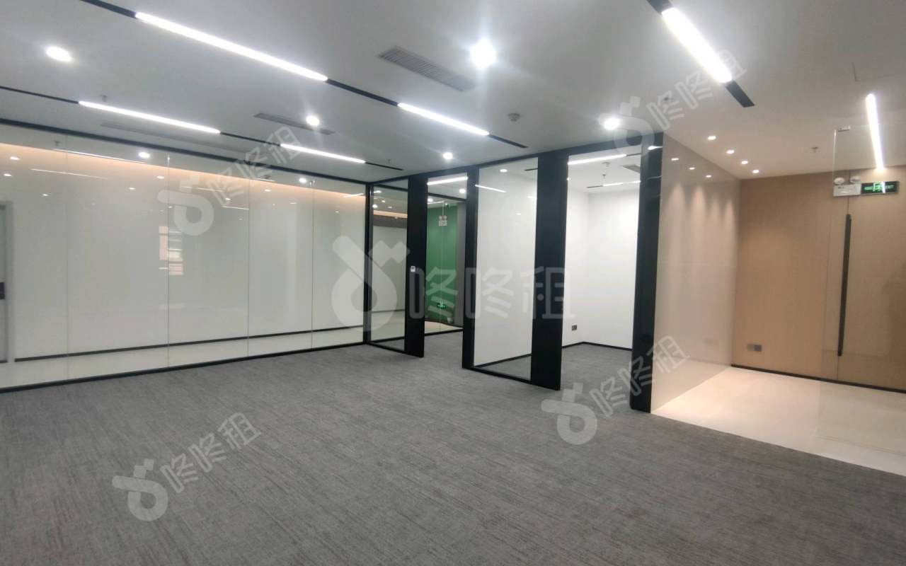 TCL国际E城_129平_精装_办公室开间