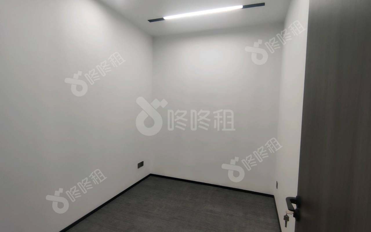 TCL国际E城_129平_精装_办公室隔间