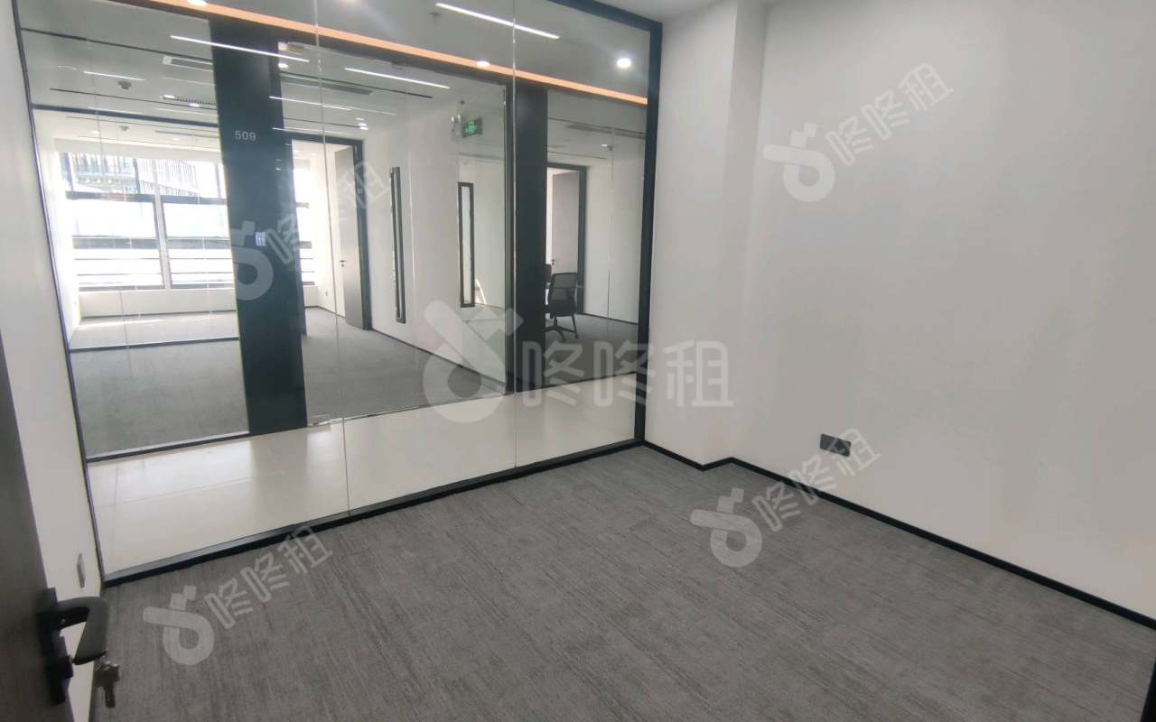 TCL国际E城_100平_精装_办公室隔间