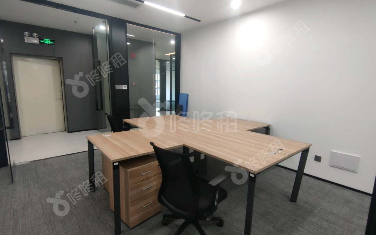 TCL国际E城_56平_精装_办公室开间