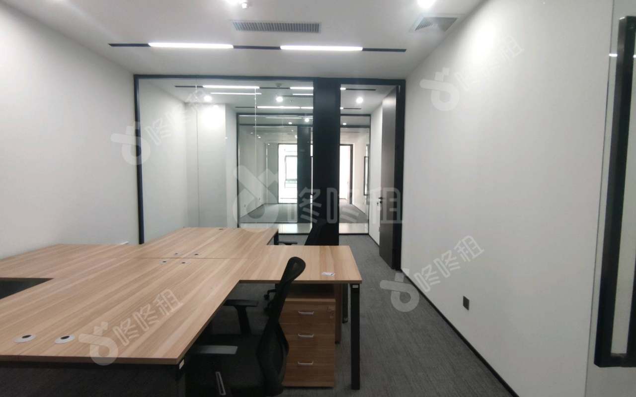 TCL国际E城_56平_精装_办公室开间