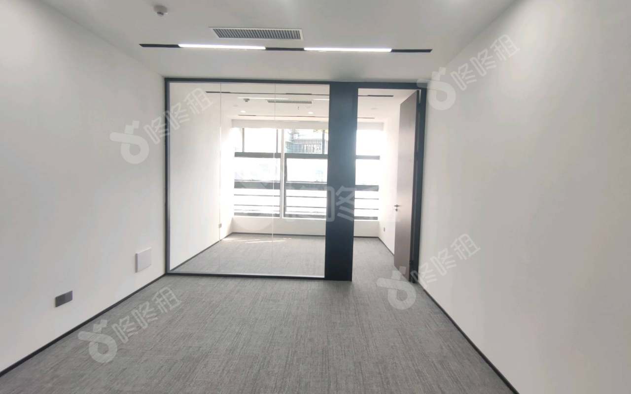 TCL国际E城_79平_精装_办公室开间