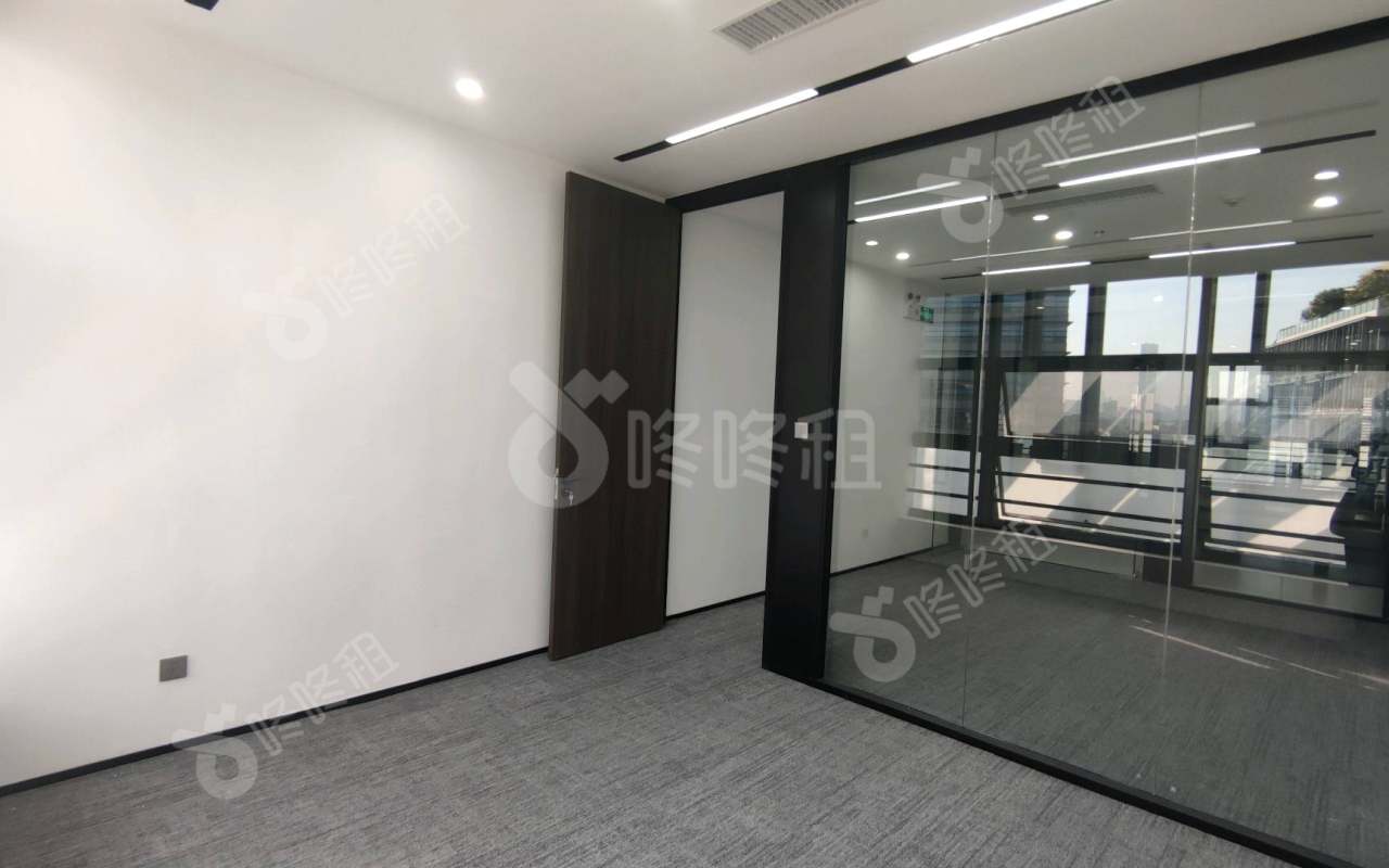 TCL国际E城_79平_精装_办公室隔间