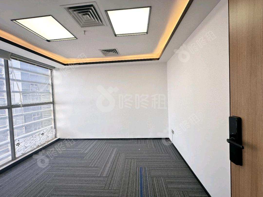 喜年中心_368平_精装_办公室隔间