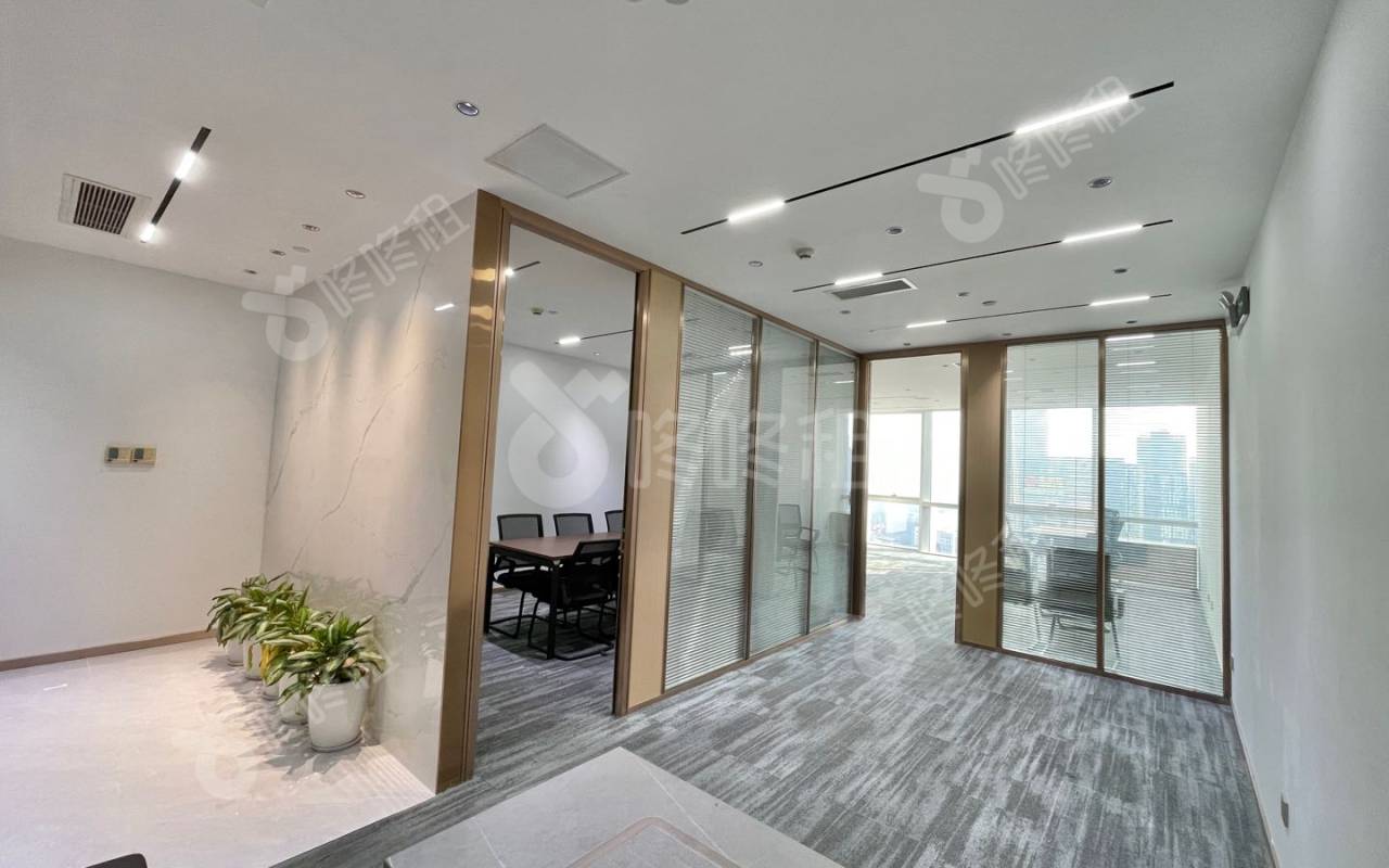 大冲商务中心_238平_精装_办公室开间