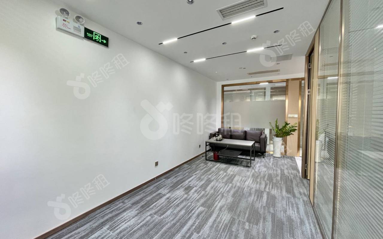 大冲商务中心_238平_精装_办公室开间