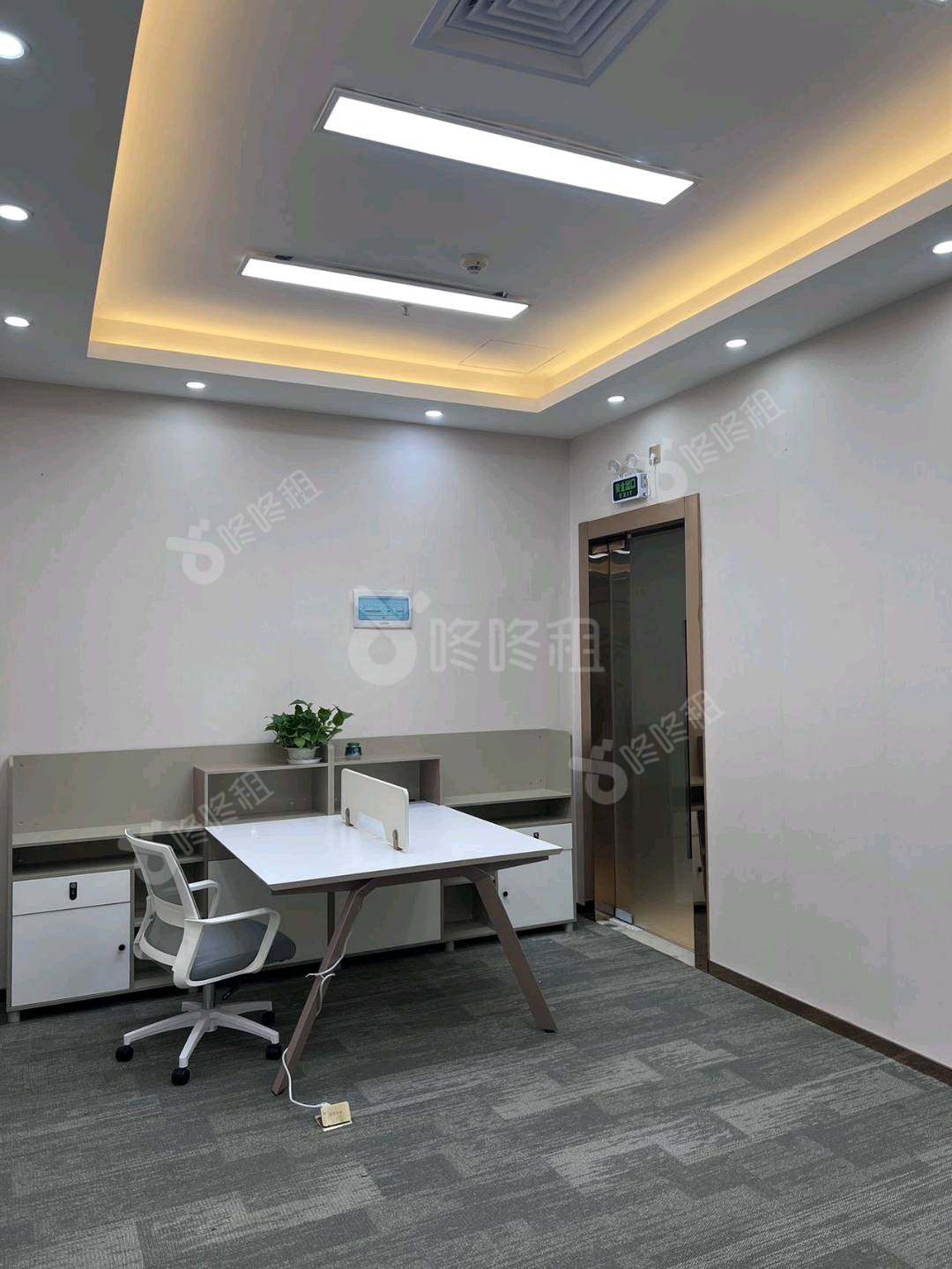 卓越前海壹号_153平_精装_办公室隔间