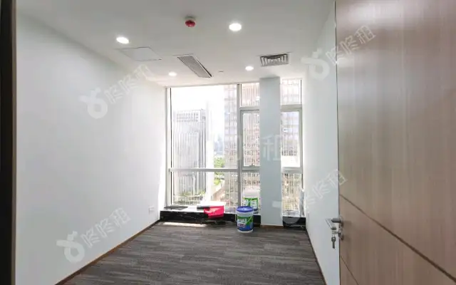 中心商务大厦_286平_精装_办公室房源出租