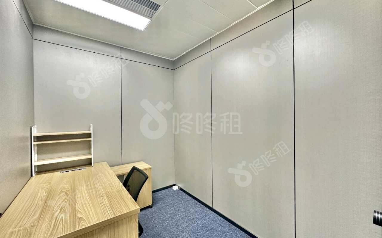 威盛科技大厦_110平_精装_办公室隔间