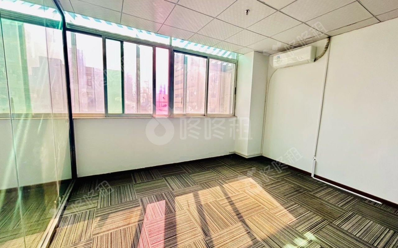 华大科技(万德莱大厦)_228平_精装_办公室隔间