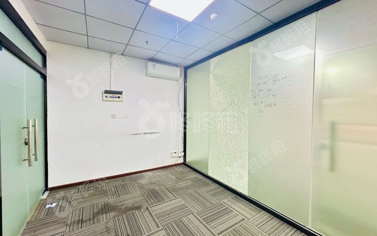 华大科技(万德莱大厦)_900平_精装_办公室隔间