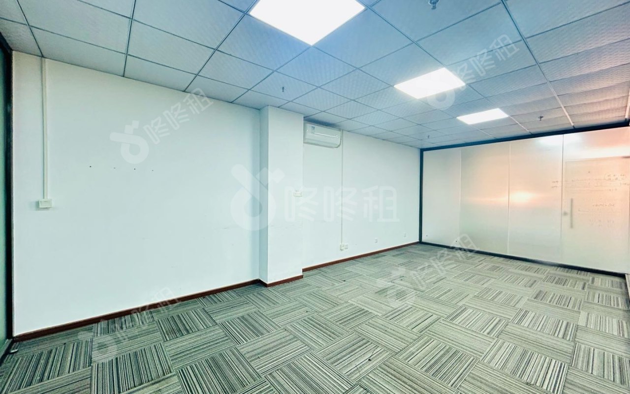 华大科技(万德莱大厦)_900平_精装_办公室隔间