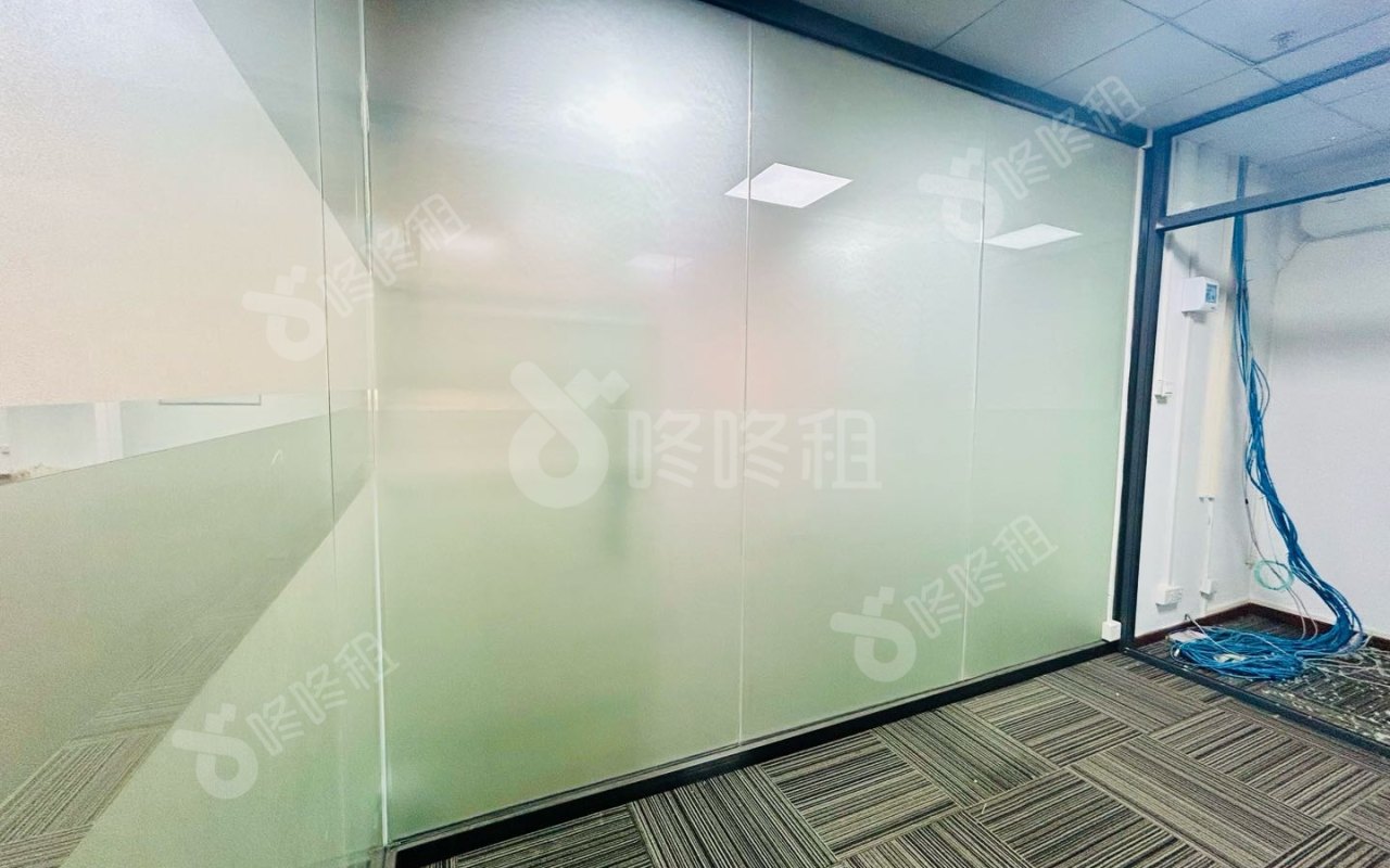 华大科技(万德莱大厦)_900平_精装_办公室隔间