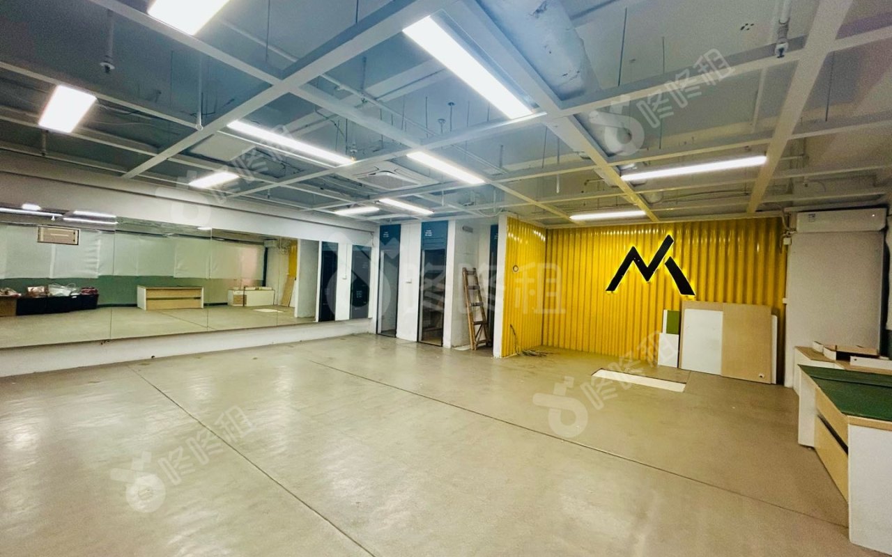 华大科技(万德莱大厦)_220平_精装_办公室开间