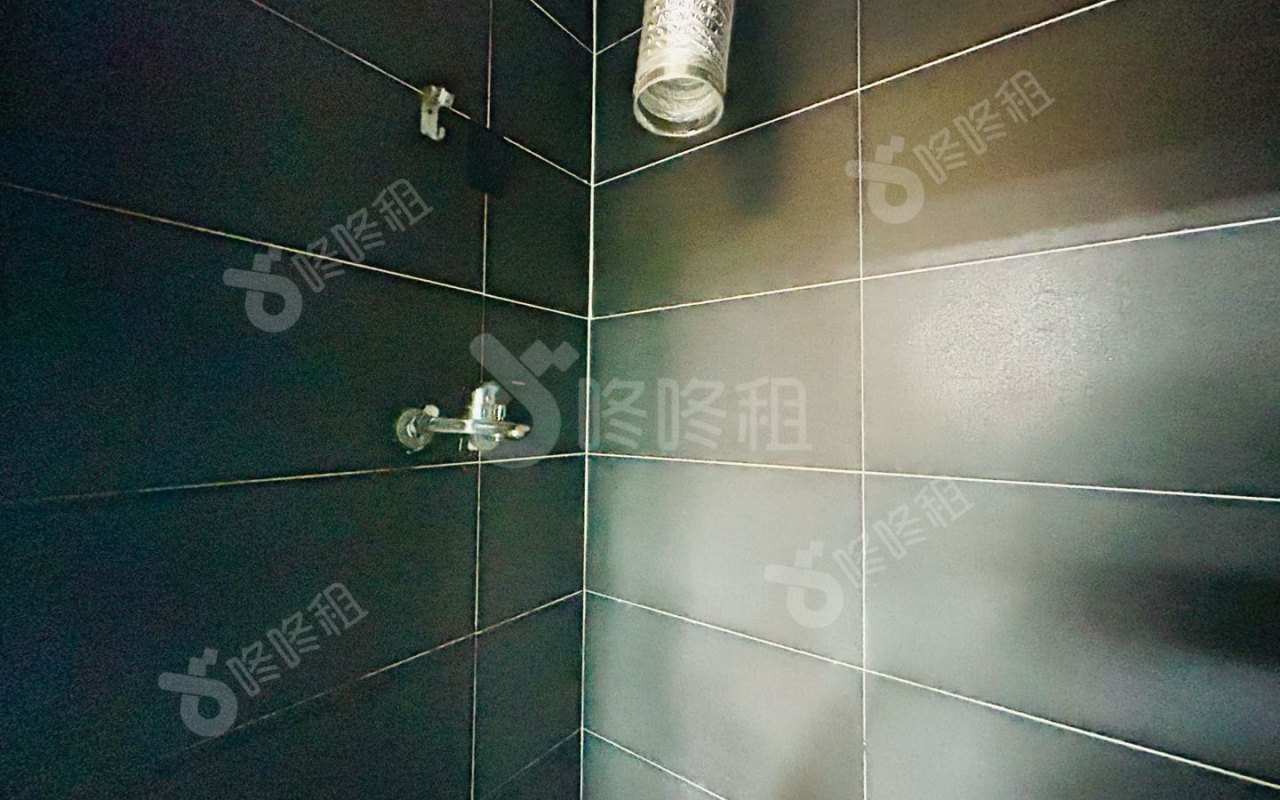 华大科技(万德莱大厦)_220平_精装_办公室隔间