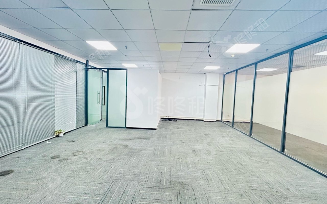 华大科技(万德莱大厦)_276平_精装_办公室开间