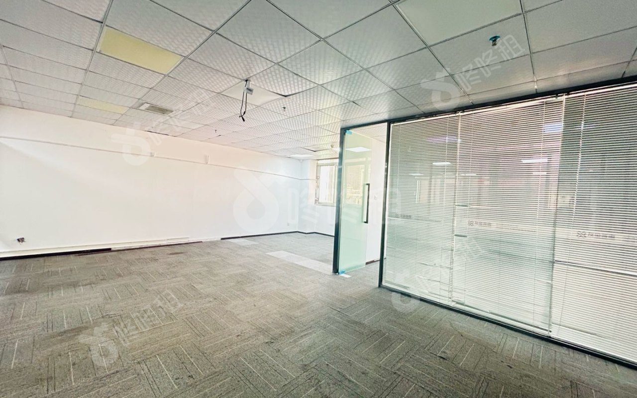 华大科技(万德莱大厦)_276平_精装_办公室开间