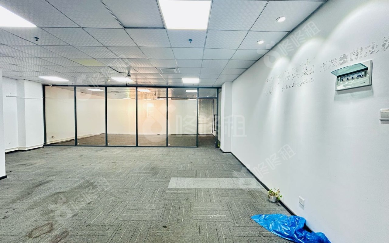 华大科技(万德莱大厦)_276平_精装_办公室开间